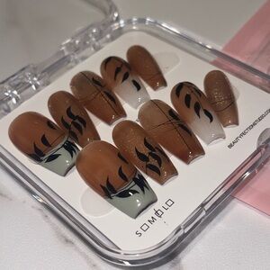 Reusable press on nails